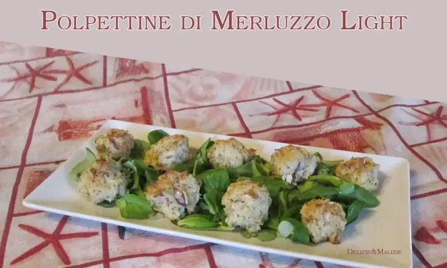 Polpettine di merluzzo light su letto di insalata, un piatto leggero e gustoso.